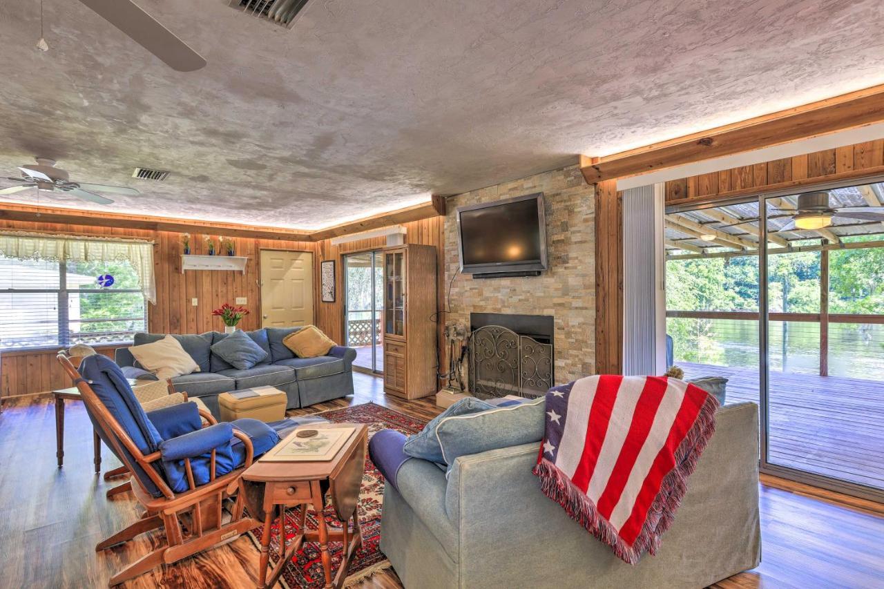 Charming Abode With Dock On The Suwannee River Bell Exterior photo