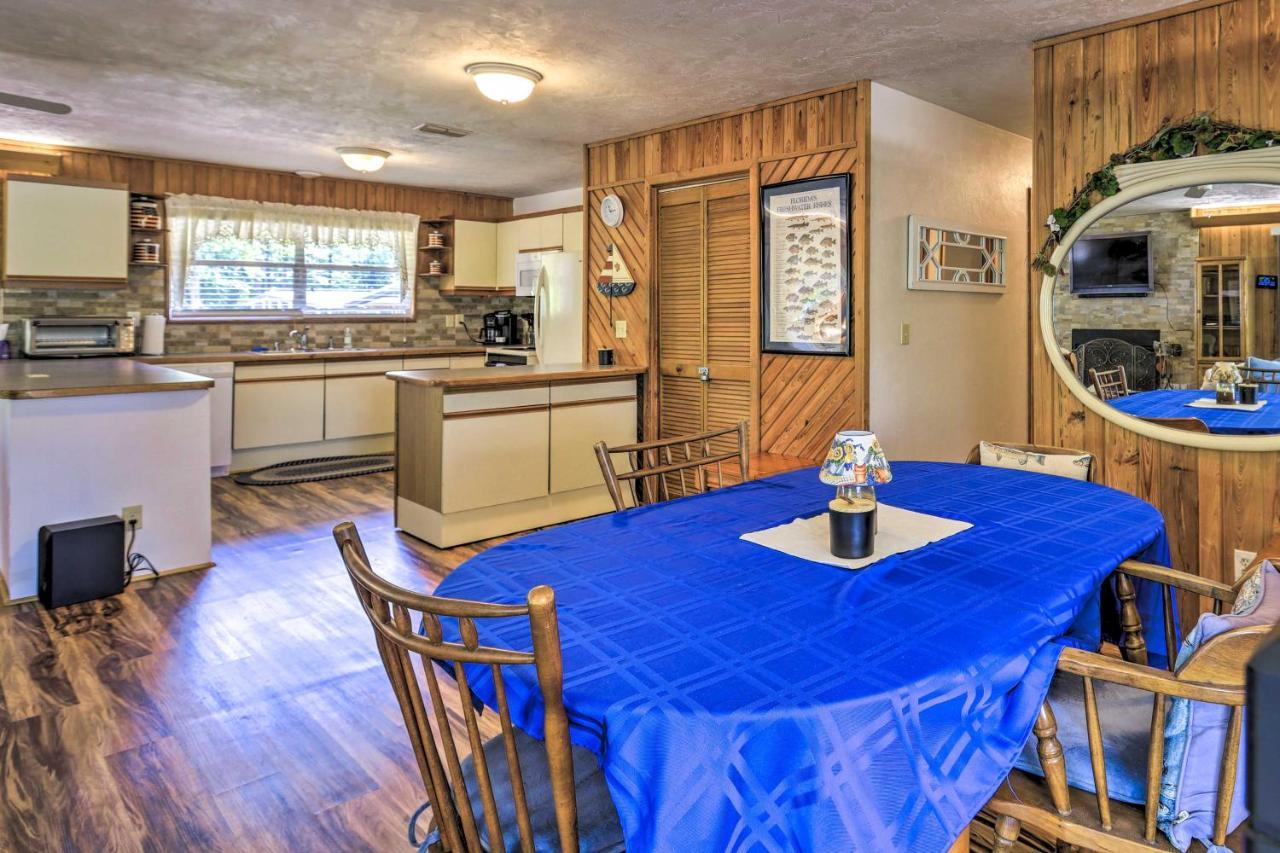 Charming Abode With Dock On The Suwannee River Bell Exterior photo