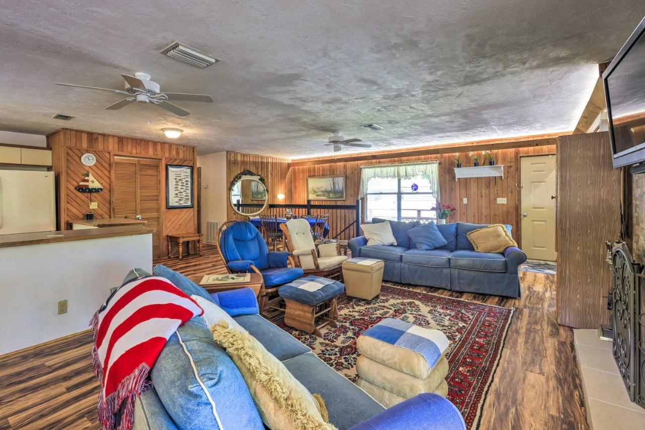 Charming Abode With Dock On The Suwannee River Bell Exterior photo