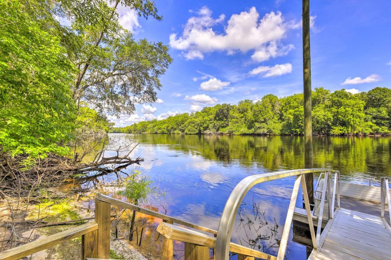 Charming Abode With Dock On The Suwannee River Bell Exterior photo